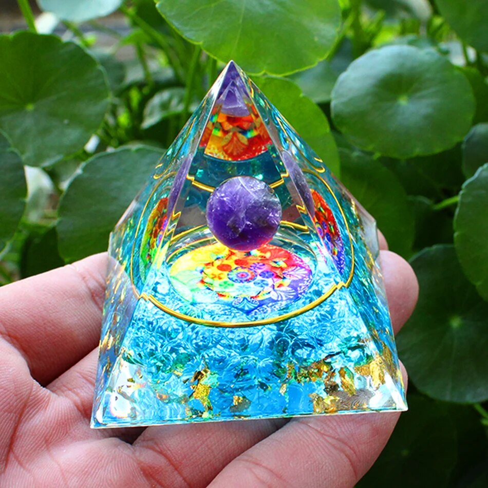 Nouvelle Pyramide Orgone en Améthyste et Péridot - Pierre de Guérison Énergétique, Outil de Méditation, Décoration Intérieure en Quartz